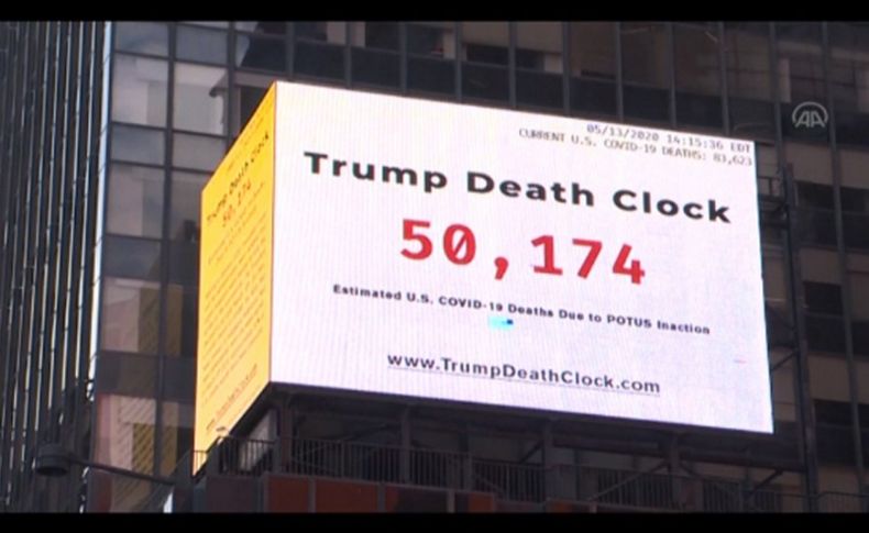 Times Meydanı'na asıldı: 'Trump Ölüm Saati'