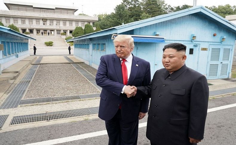 Trump ve Kim, sınırda buluştu