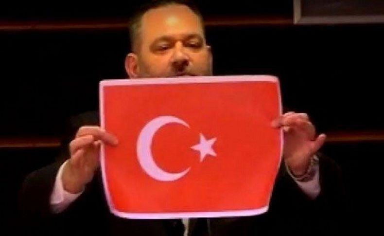 Türk bayrağını yırtan faşist Yunan vekile AB’den de çok sert tepki