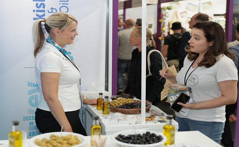 Türk zeytinyağı ihracatçıları İngiltere pazarına yöneldi