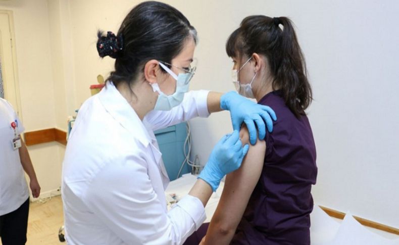 Türkiye'de ilk Covid-19 test aşısı gönüllülere yapıldı