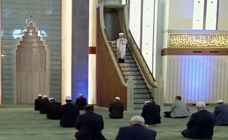 Türkiye'de sadece bir camide cuma namazı kılındı