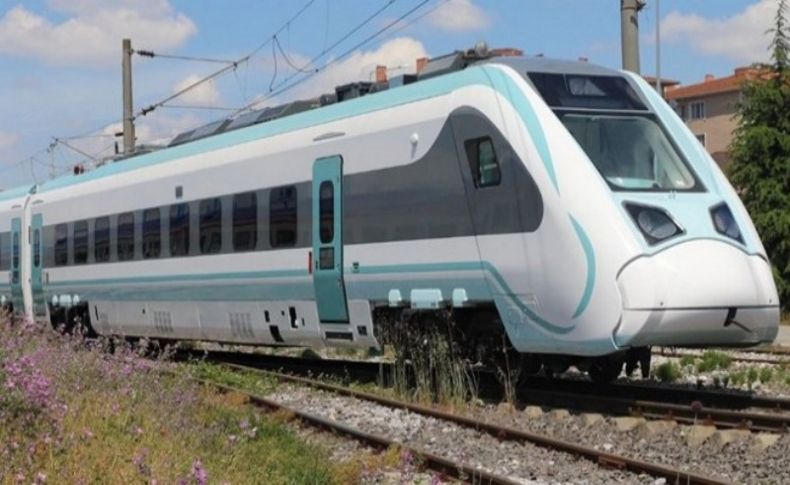 Türkiye'nin elektrikli treni raylara iniyor