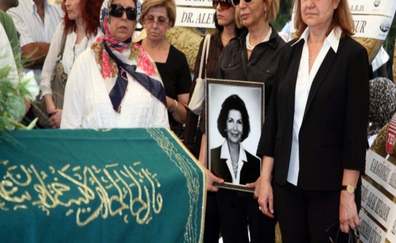 Türkiye'nin ilk adalet bakanının kızı öldü