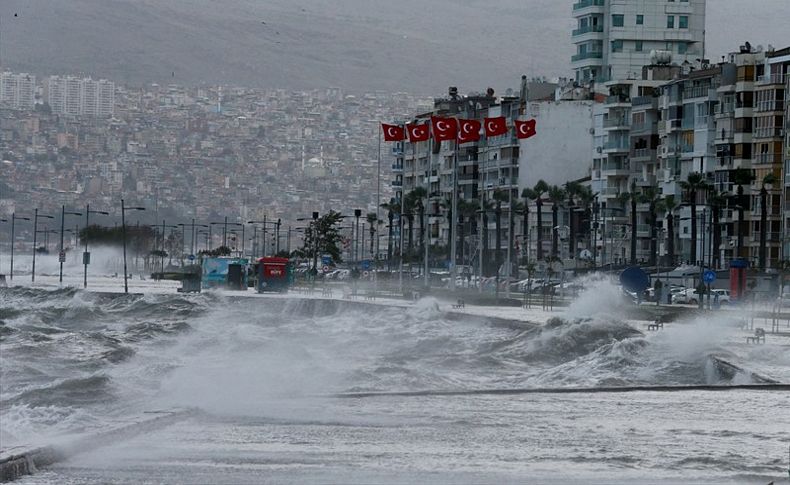 Uzmanlar, İzmir'de yaşanan doğal afeti masaya yatırdı