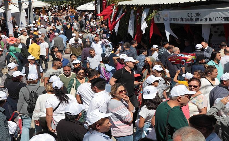 Üzüm festivaline İzmirliler akın etti! Kavacık doldu taştı