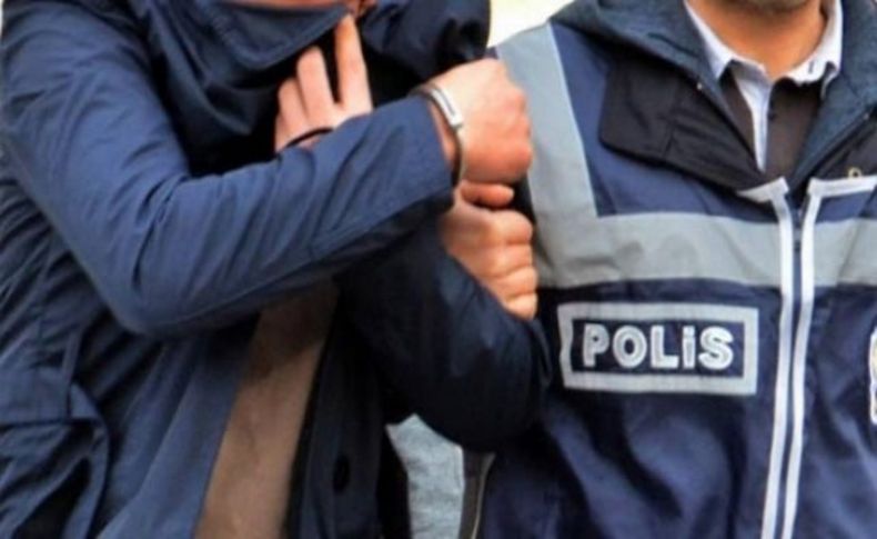 İzmir'deki otomobil kapkaççıları yakalandı