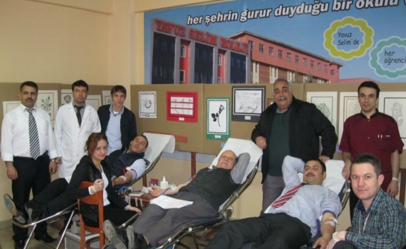 Yavuz Selim Koleji'nde kan bağışı kampanyası düzenlendi