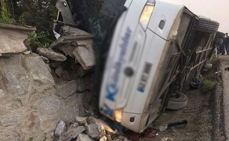 Yolcu otobüsü devrildi: 2 ölü, 16 yaralı