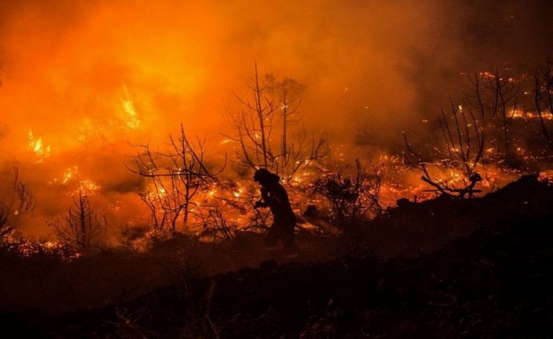 Yunanistan orman yangınlarını söndüremiyor