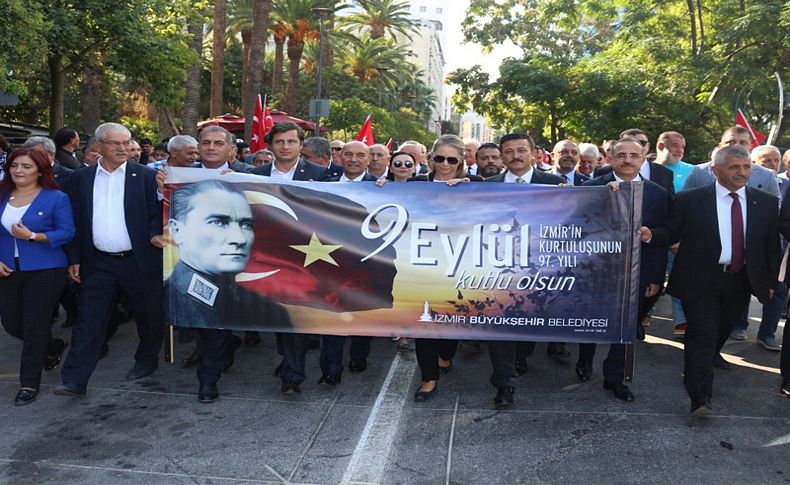 İzmir'de 9 Eylül coşkusu başladı! Zafer Yürüyüşü