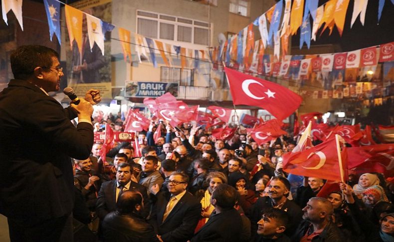 Zeybekci'den mitingde yerel yönetimlere salvo: İzmir’i 4 Ç’ye mahkum ettiler