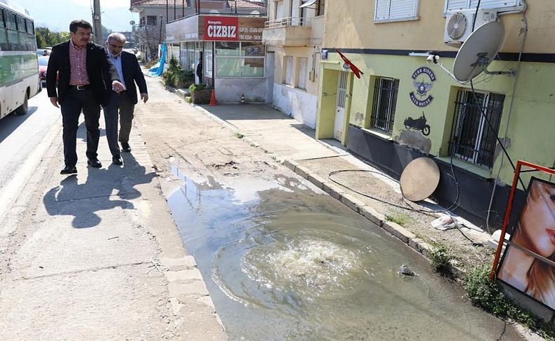Zeybekci'den tepki: Güzelim İzmir’e bu görüntü reva mı'