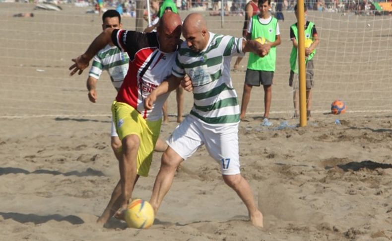 Gümüldür Plaj Futbolu Turnuvası sona erdi