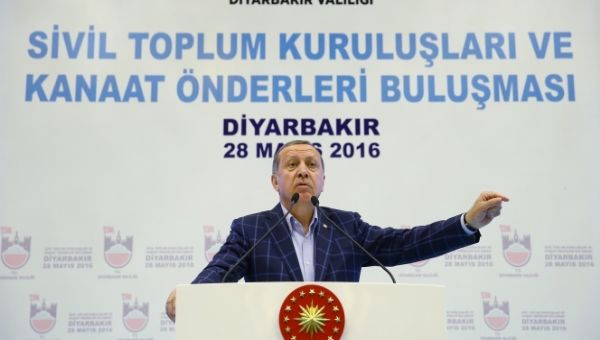 Erdoğan: 'El ele, omuz omuza vereceğiz'
