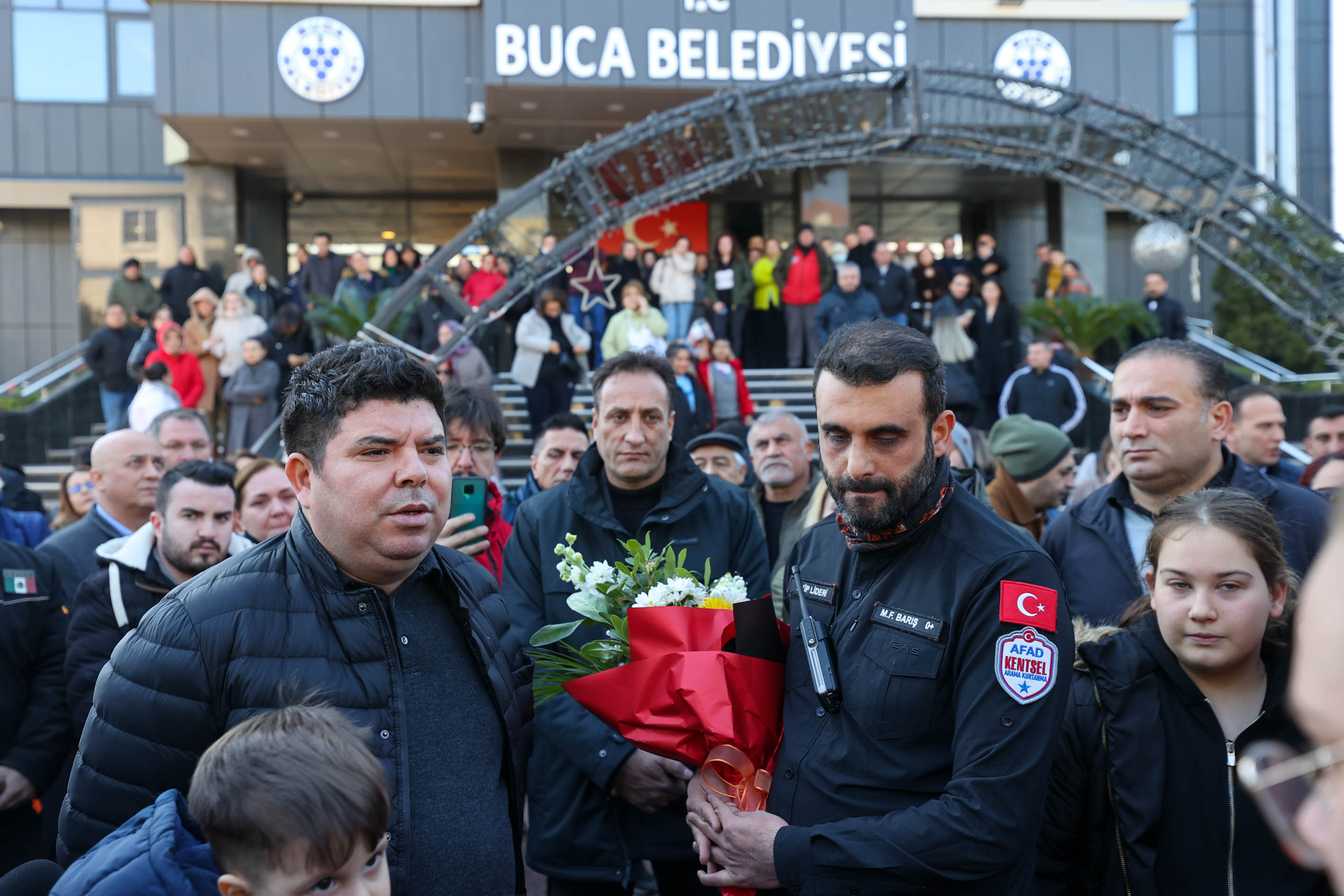 Buca’nın kahramanları evlerine döndü