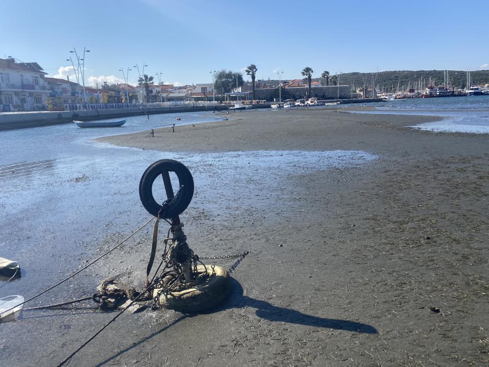 Seferihisar’da deniz 25 metre çekildi