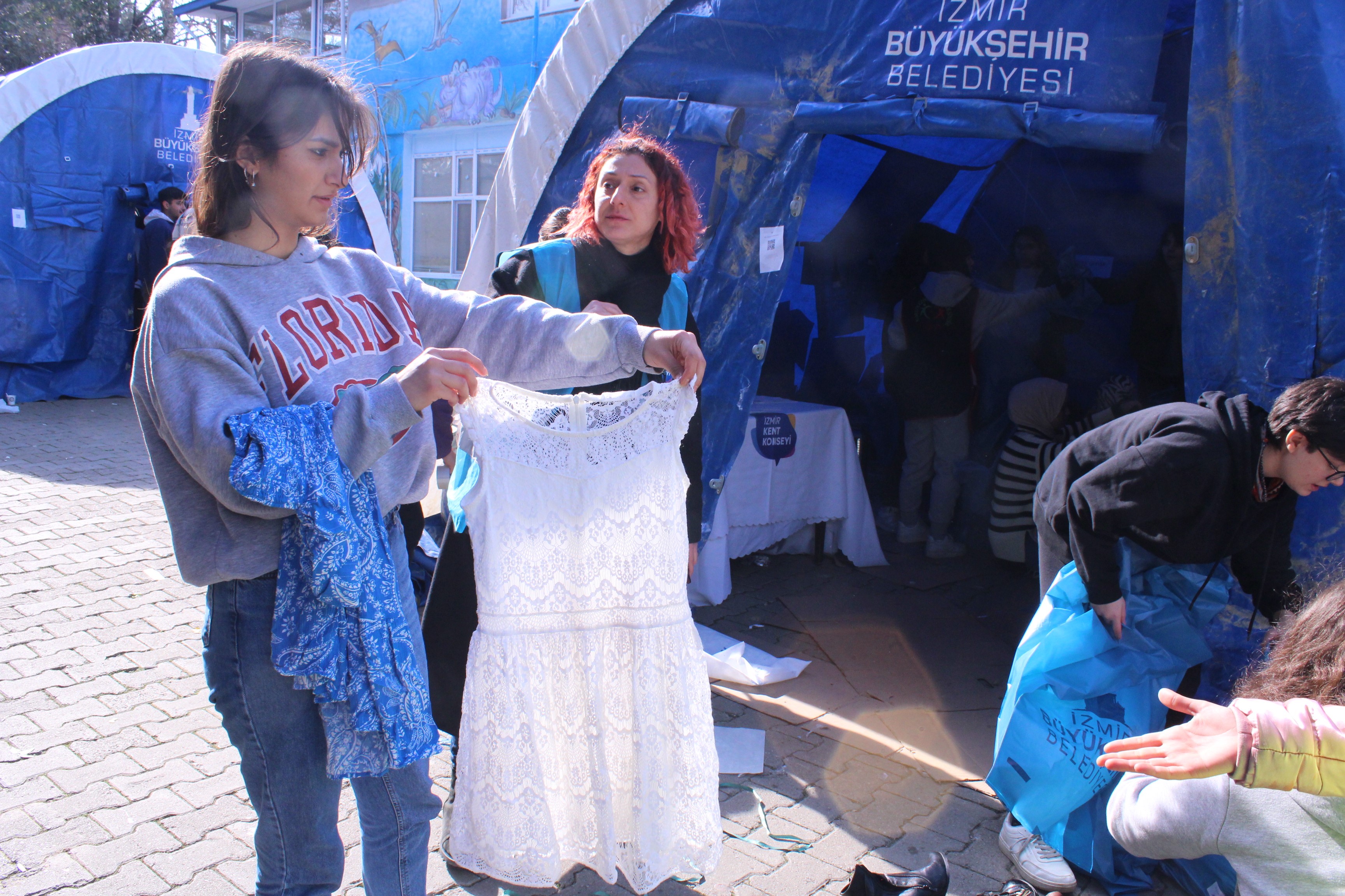 Depremzedelere yollanan bazı eşyalar çileden çıkardı