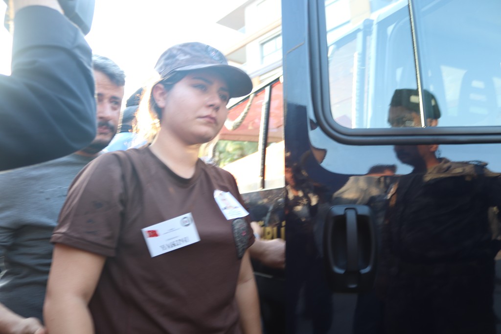 Suriye'de şehit olan İzmirli polise yürek yakan veda