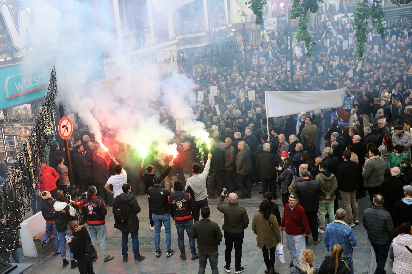 Başkan Cemil Tugay'a sevgi seli