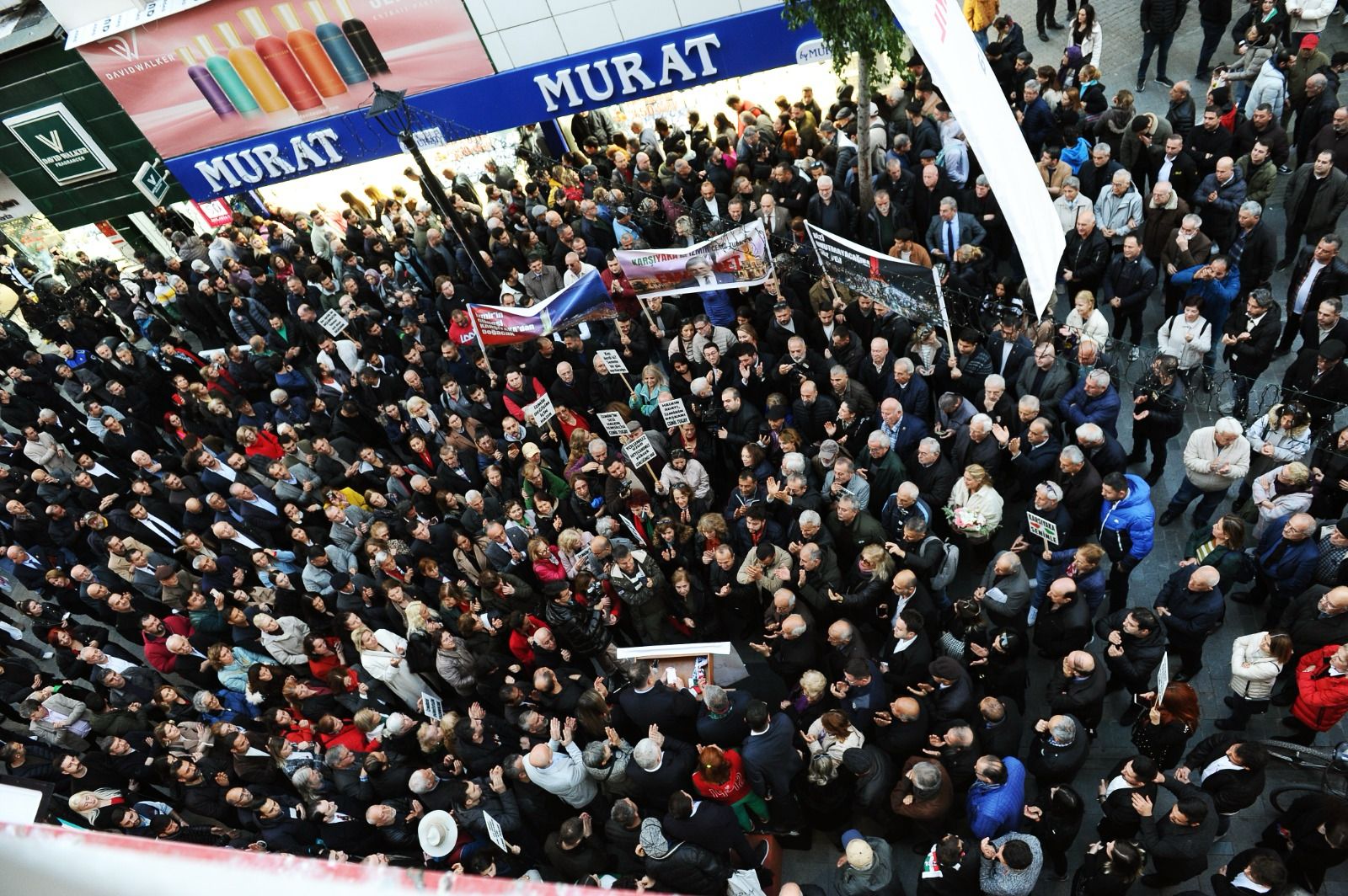 Başkan Cemil Tugay'a sevgi seli