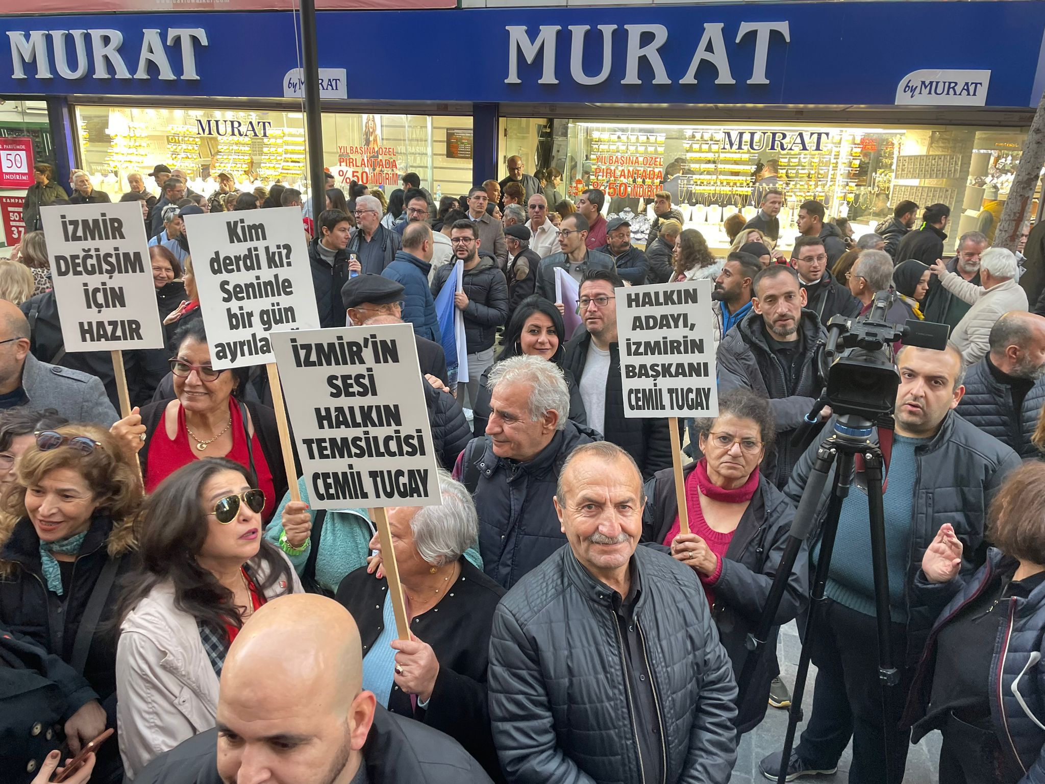 Başkan Cemil Tugay'a sevgi seli