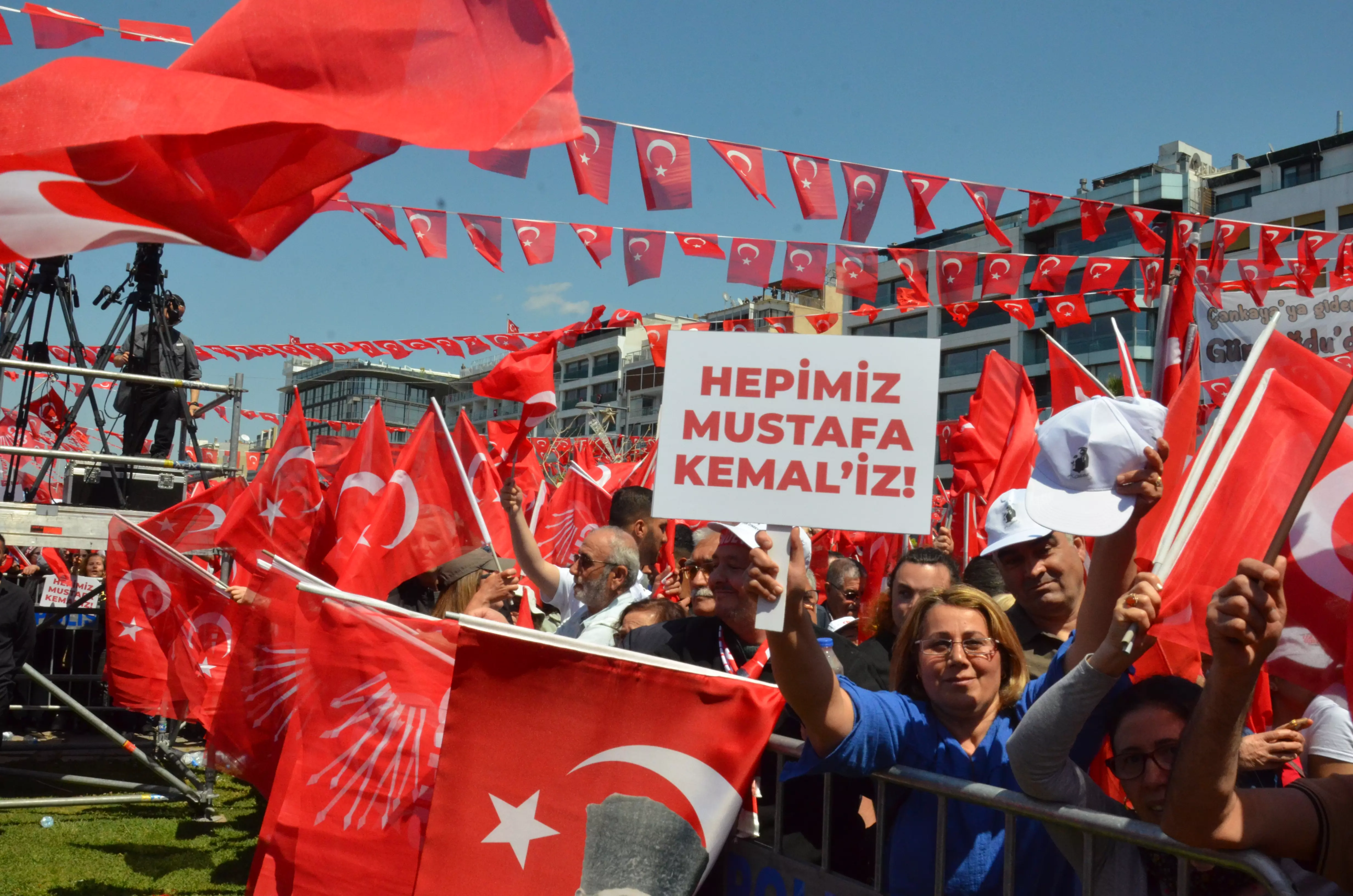 Kılıçdaroğlu'nun İzmir mitinginden çarpıcı kareler 