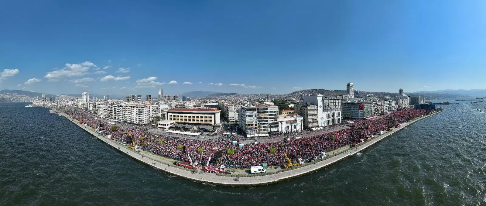 Kılıçdaroğlu'nun İzmir mitinginden çarpıcı kareler 