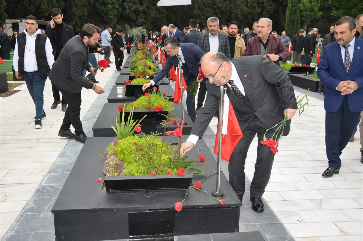 Soma'daki maden şehitleri facianın 9. yılında anılıyor... Yürek burkan o kareler