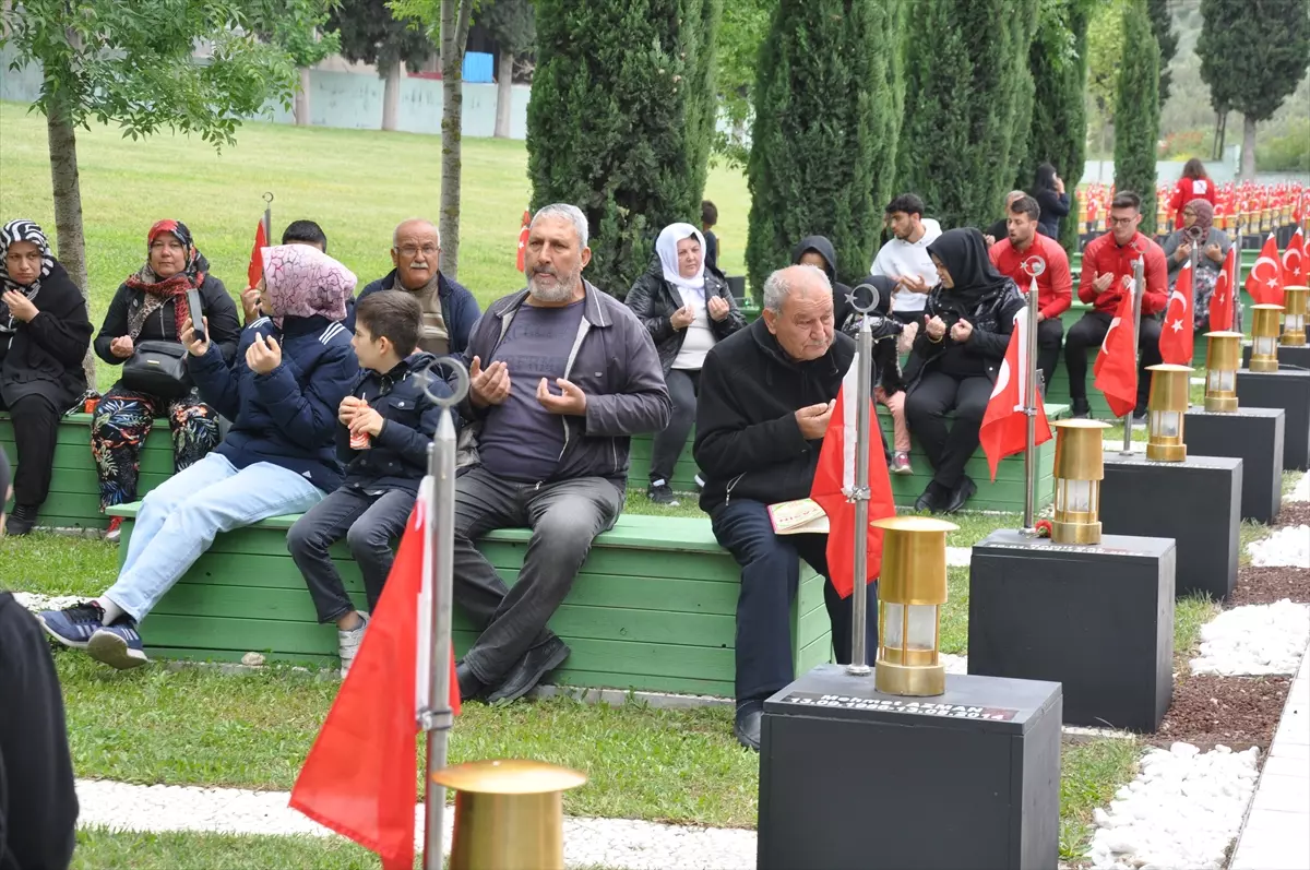 Soma'daki maden şehitleri facianın 9. yılında anılıyor... Yürek burkan o kareler