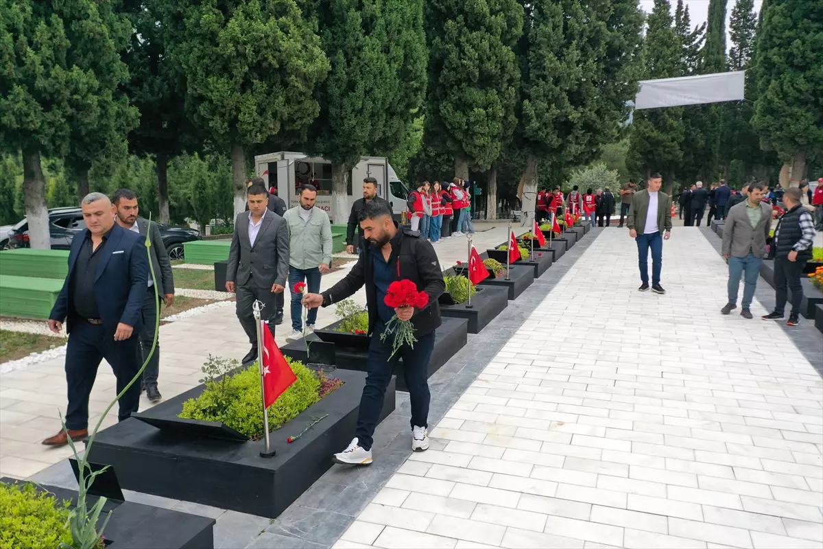 Soma'daki maden şehitleri facianın 9. yılında anılıyor... Yürek burkan o kareler