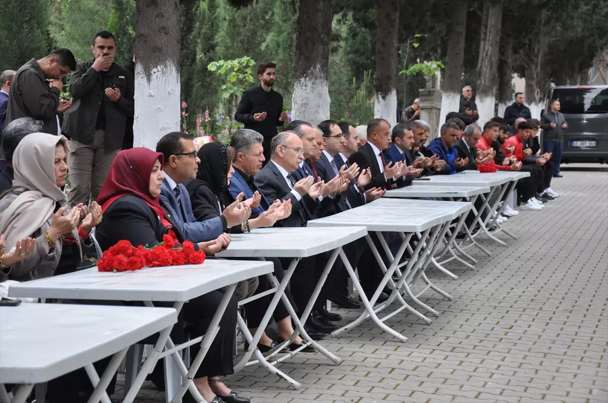 Soma'daki maden şehitleri facianın 9. yılında anılıyor... Yürek burkan o kareler