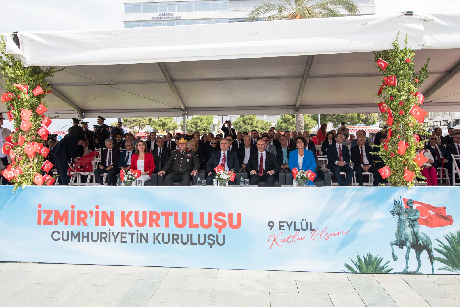 101. kutlamaları Cumhuriyet Meydanı’ndaki törenle devam etti