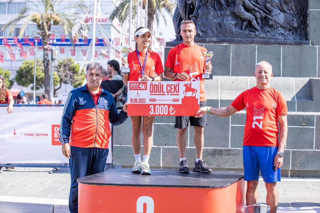 9 Eylül İzmir Yarı Maratonu’nda kurtuluş coşkusu