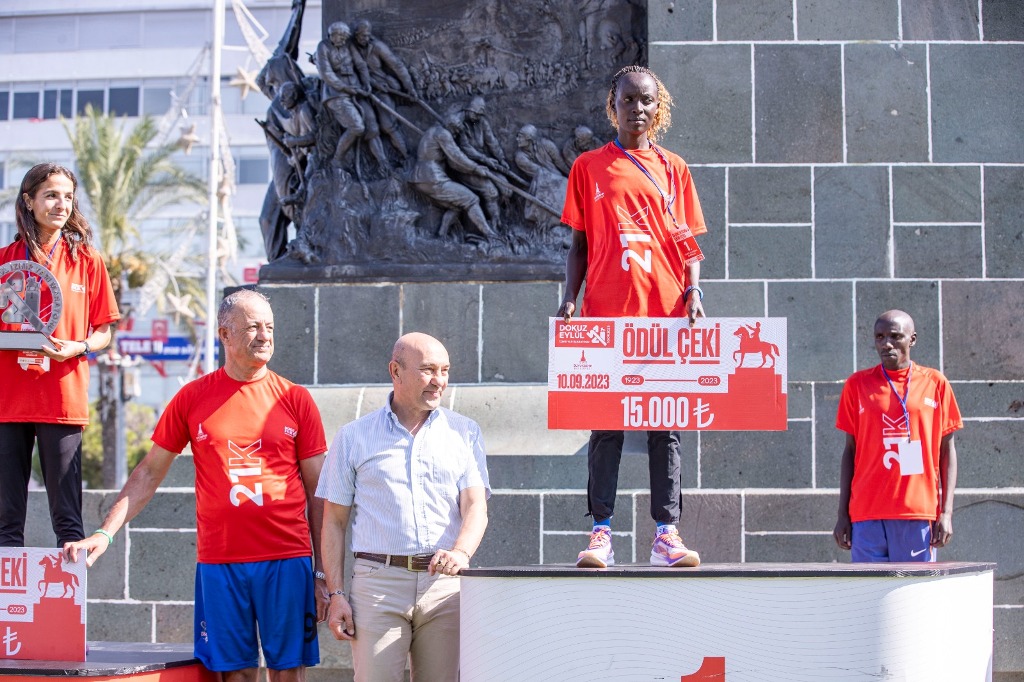 9 Eylül İzmir Yarı Maratonu’nda kurtuluş coşkusu