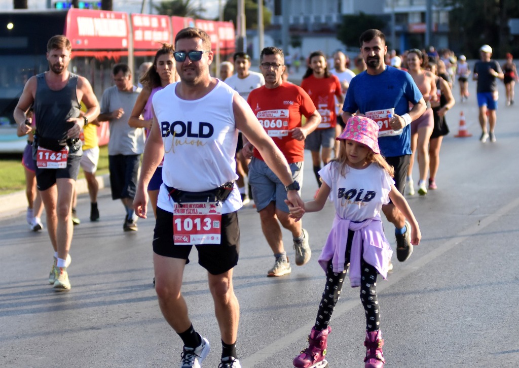 9 Eylül İzmir Yarı Maratonu’nda kurtuluş coşkusu