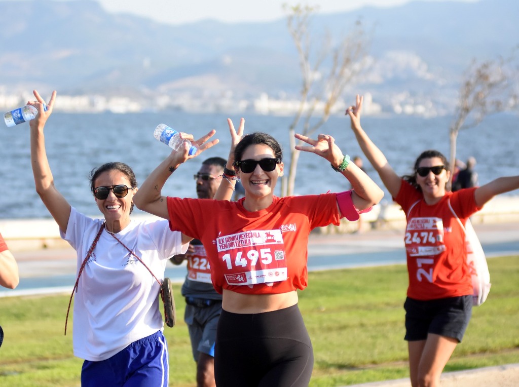 9 Eylül İzmir Yarı Maratonu’nda kurtuluş coşkusu