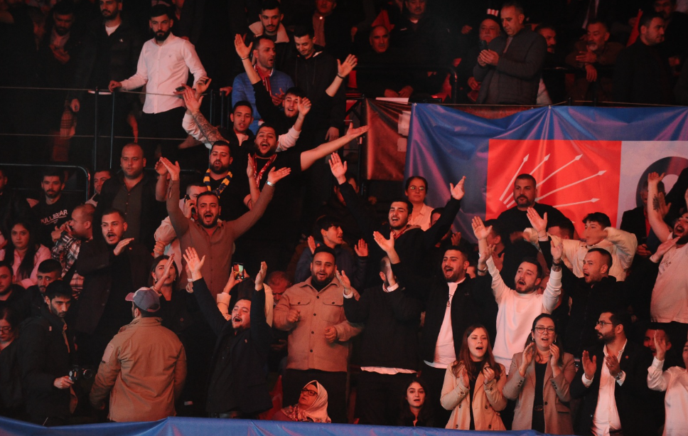 CHP Lideri Özgür Özel İzmir adaylarını tanıttı