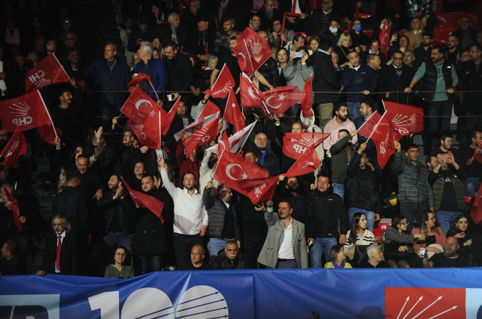 CHP Lideri Özgür Özel İzmir adaylarını tanıttı
