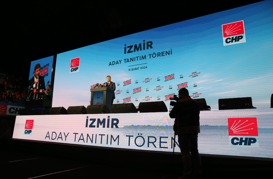 CHP Lideri Özgür Özel İzmir adaylarını tanıttı