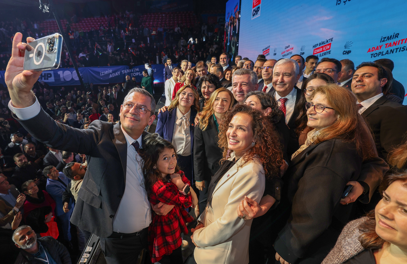 CHP Lideri Özgür Özel İzmir adaylarını tanıttı