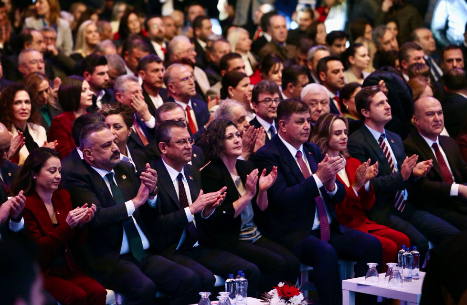 CHP Lideri Özgür Özel İzmir adaylarını tanıttı