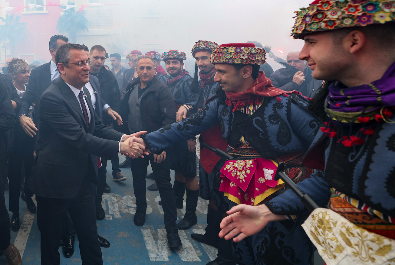 CHP Lideri Özgür Özel İzmir adaylarını tanıttı