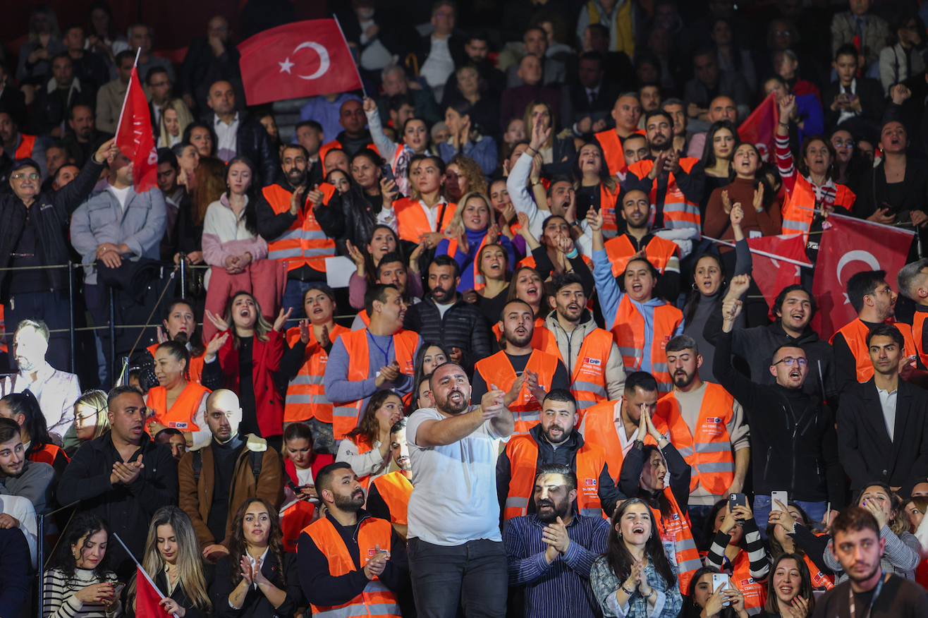 CHP Lideri Özgür Özel İzmir adaylarını tanıttı