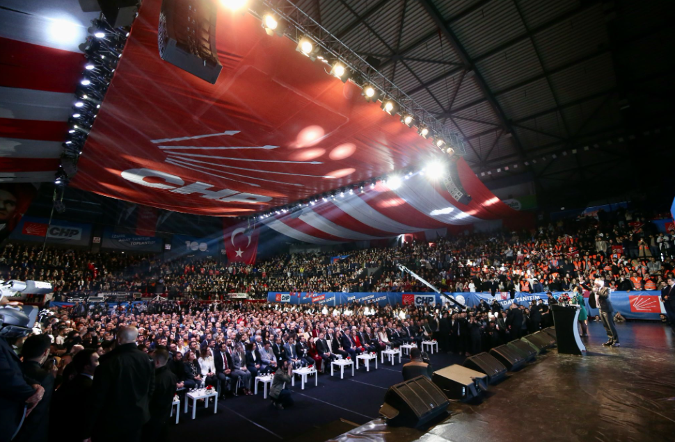 CHP Lideri Özgür Özel İzmir adaylarını tanıttı