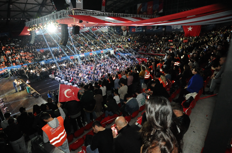 CHP Lideri Özgür Özel İzmir adaylarını tanıttı