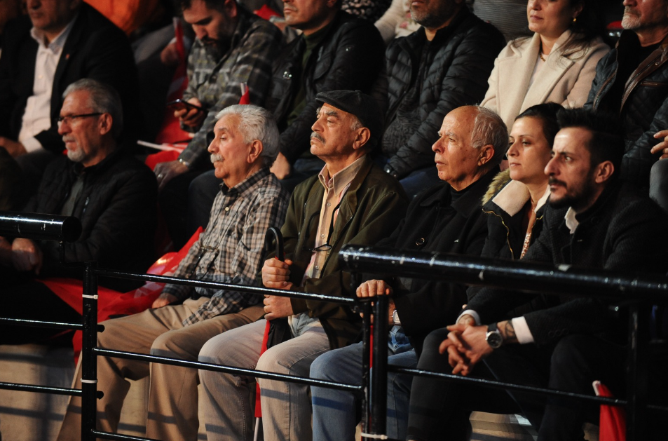 CHP Lideri Özgür Özel İzmir adaylarını tanıttı