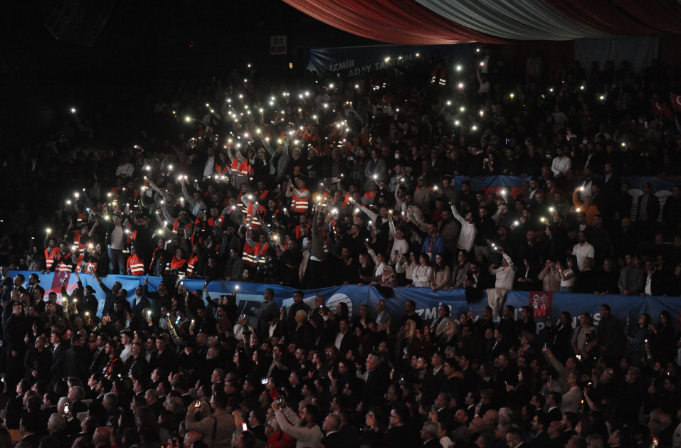 CHP Lideri Özgür Özel İzmir adaylarını tanıttı