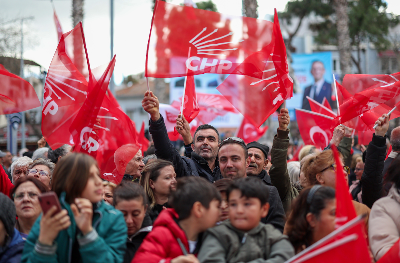 Özgür Özel, Dikili'de halkla buluştu