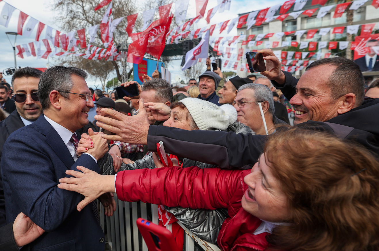Özgür Özel, Dikili'de halkla buluştu